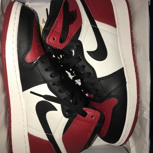 jordan 1 bred toe womens